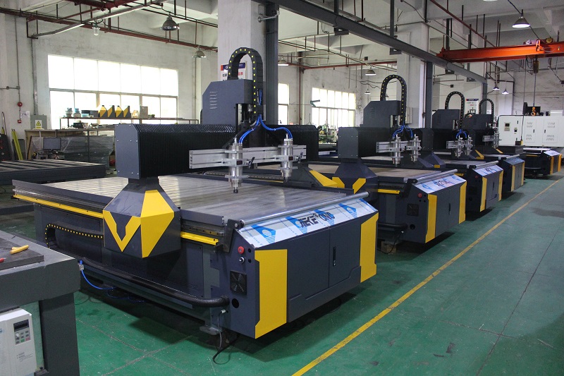 防雾PC镜片切割机定制 乐鱼数控助力医护行业提高产能